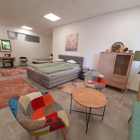Freienwohnung Nahe Kuhsee Am Zwolf Apostel Platz Apartmán *