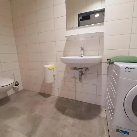Freienwohnung Nahe Kuhsee Am Zwolf Apostel Platz *