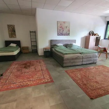 Freienwohnung Nahe Kuhsee Am Zwolf Apostel Platz * Augsburg