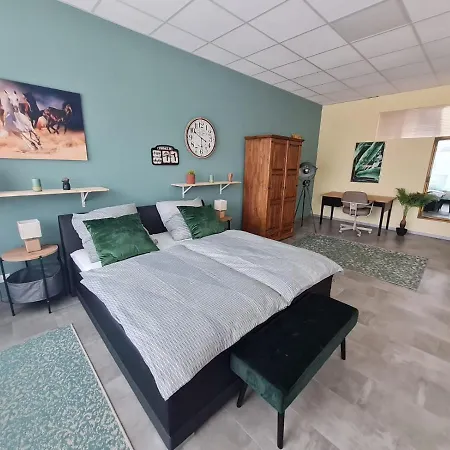 Freienwohnung Nahe Kuhsee Am Zwolf Apostel Platz Apartment *